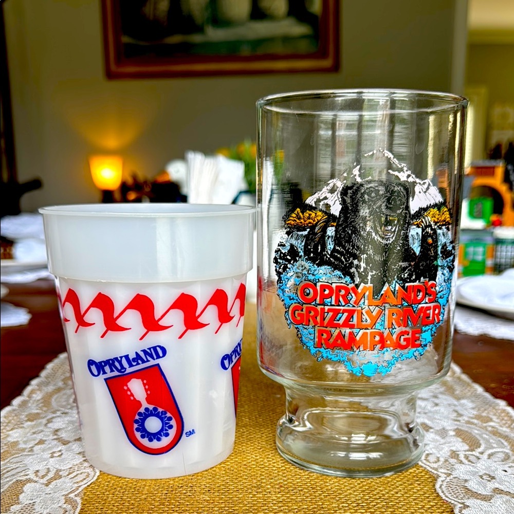 Opryland Grizzly River Rampage Glass and Opryland plastic Cup set Vintage